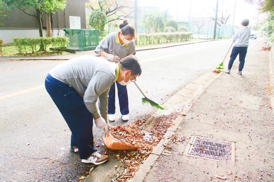 街をきれいにする清掃活動の様子